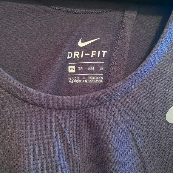 NIKE Dri-Fit Cross/Open Back Run Top, Size Extra Small - Picture 2 of 11